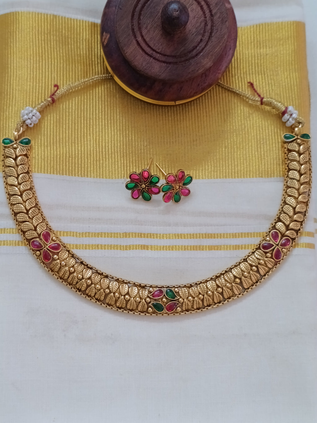Non Idol Necklace Set V201