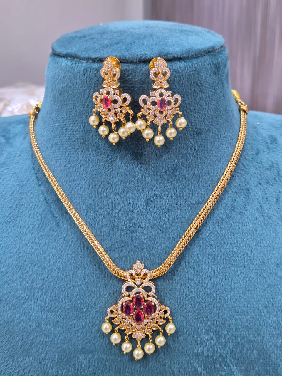 AD Attigai Necklace Set