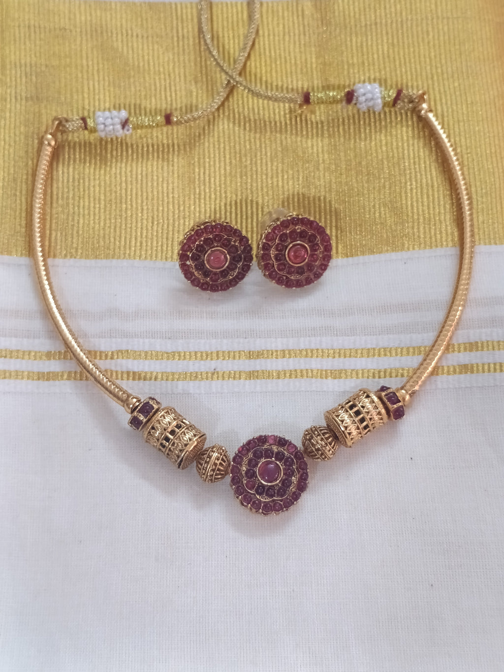 Non Idol Hasli Necklace Set V228