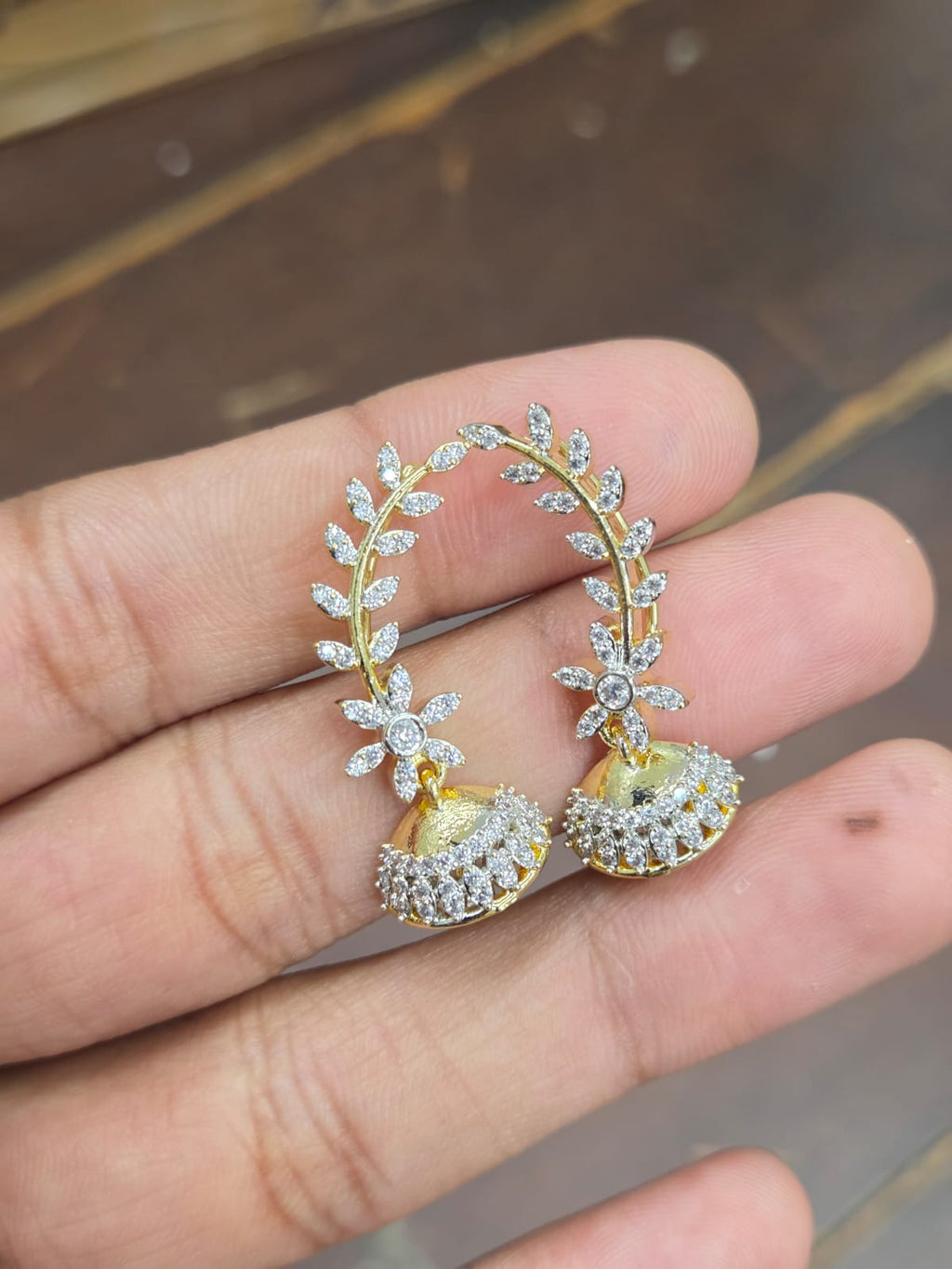 AD Flower Creeper Jhumka