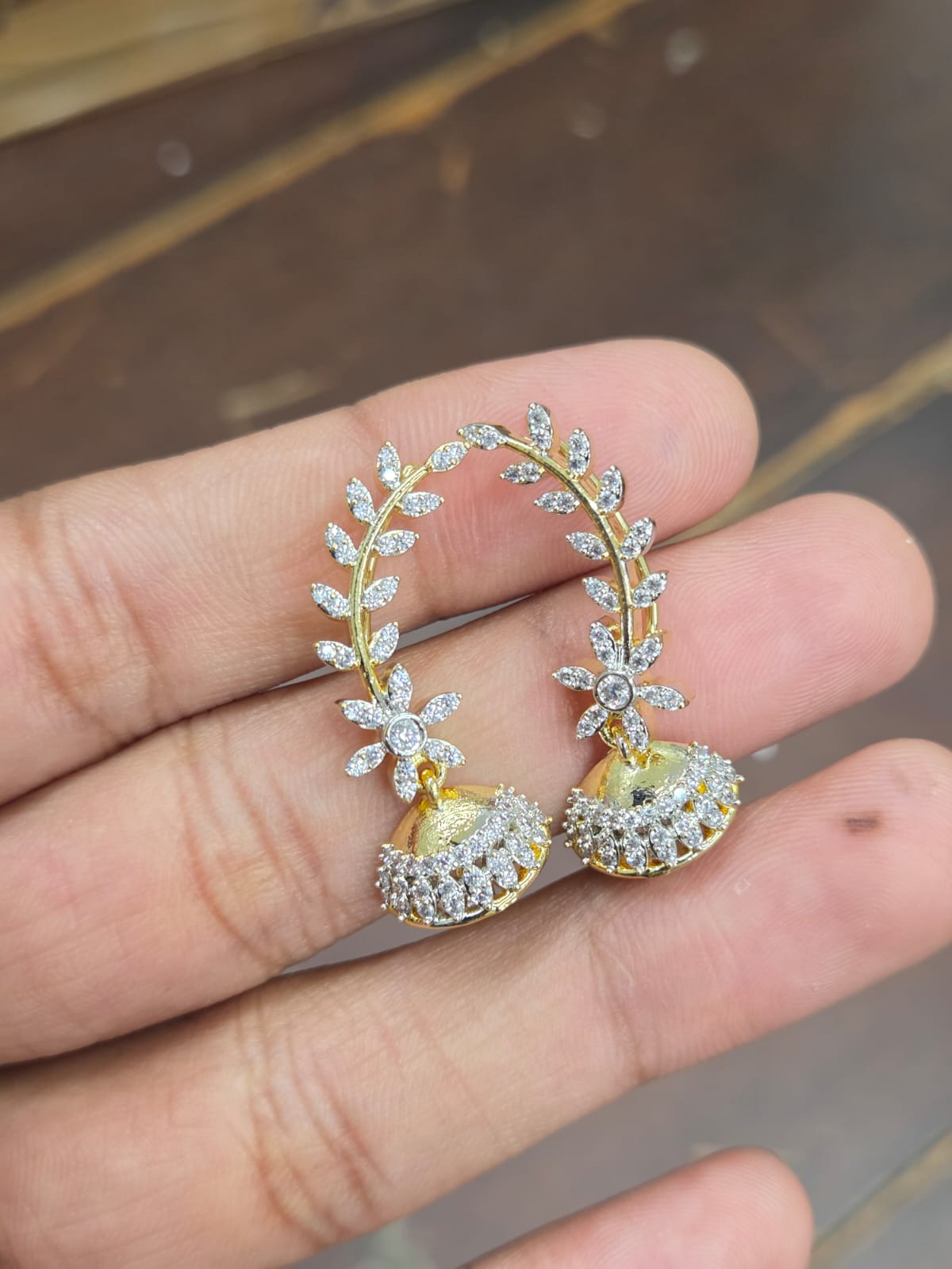 AD Flower Creeper Jhumka