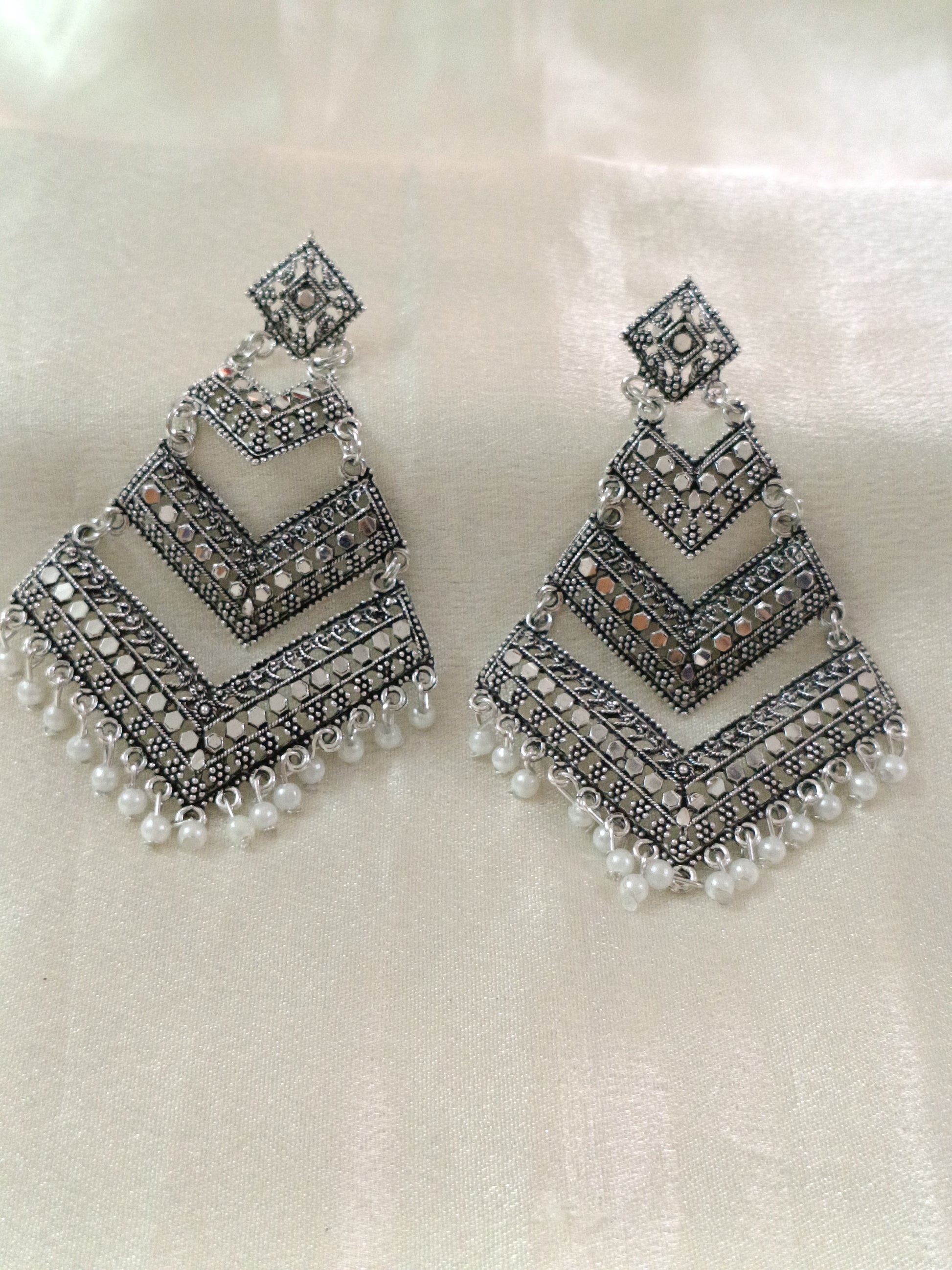 Budget Earring V2