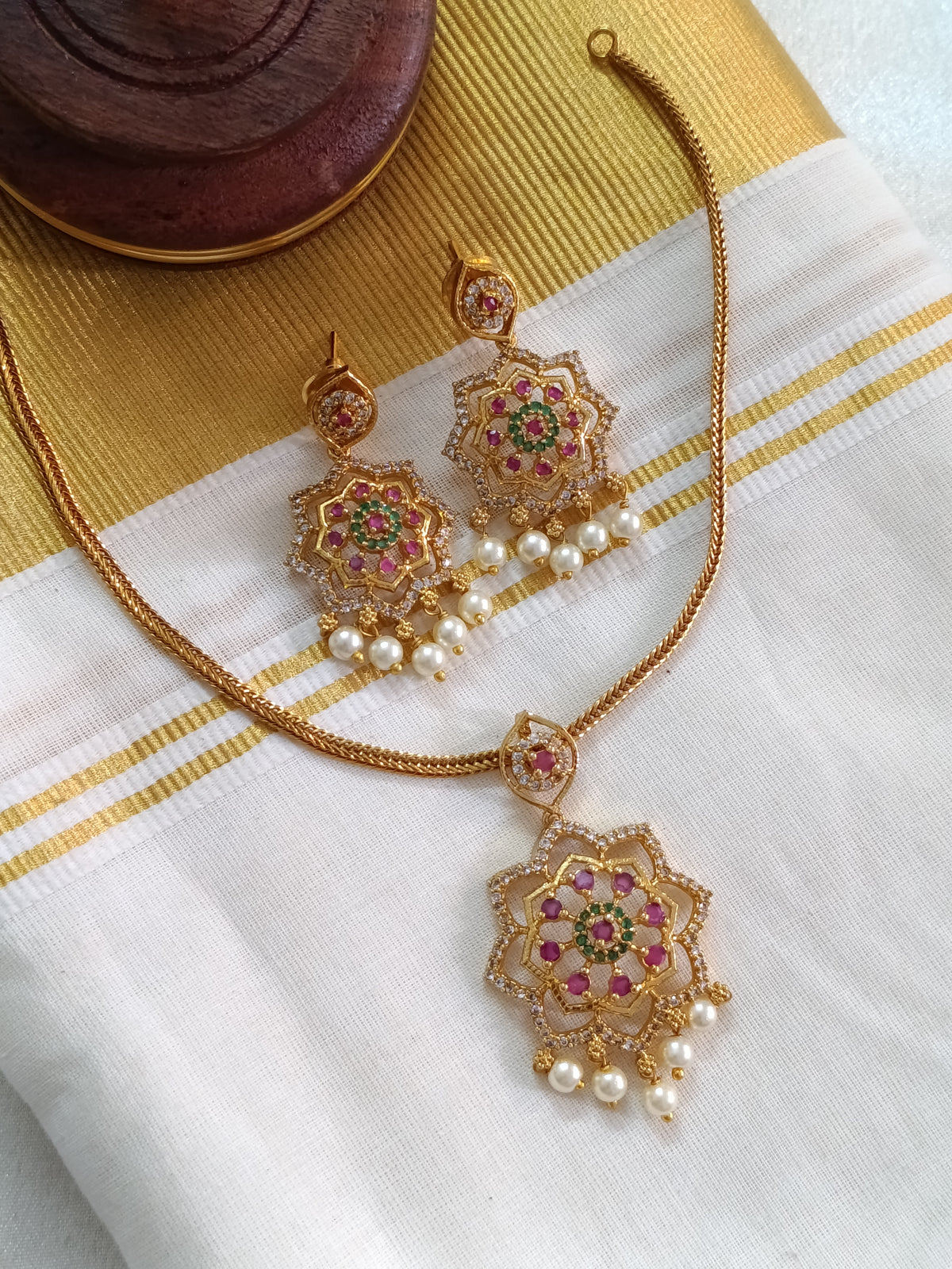 AD Flower Pendant Necklace Set