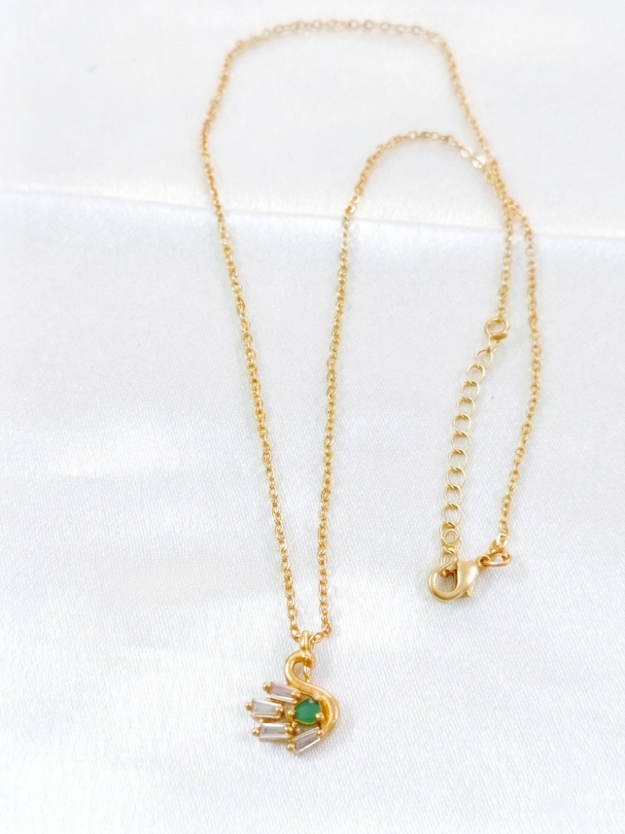 AD Swan Pendant Necklace Set