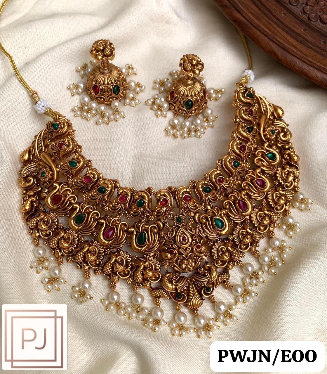 Budget friendly Lakshmi High neck choker