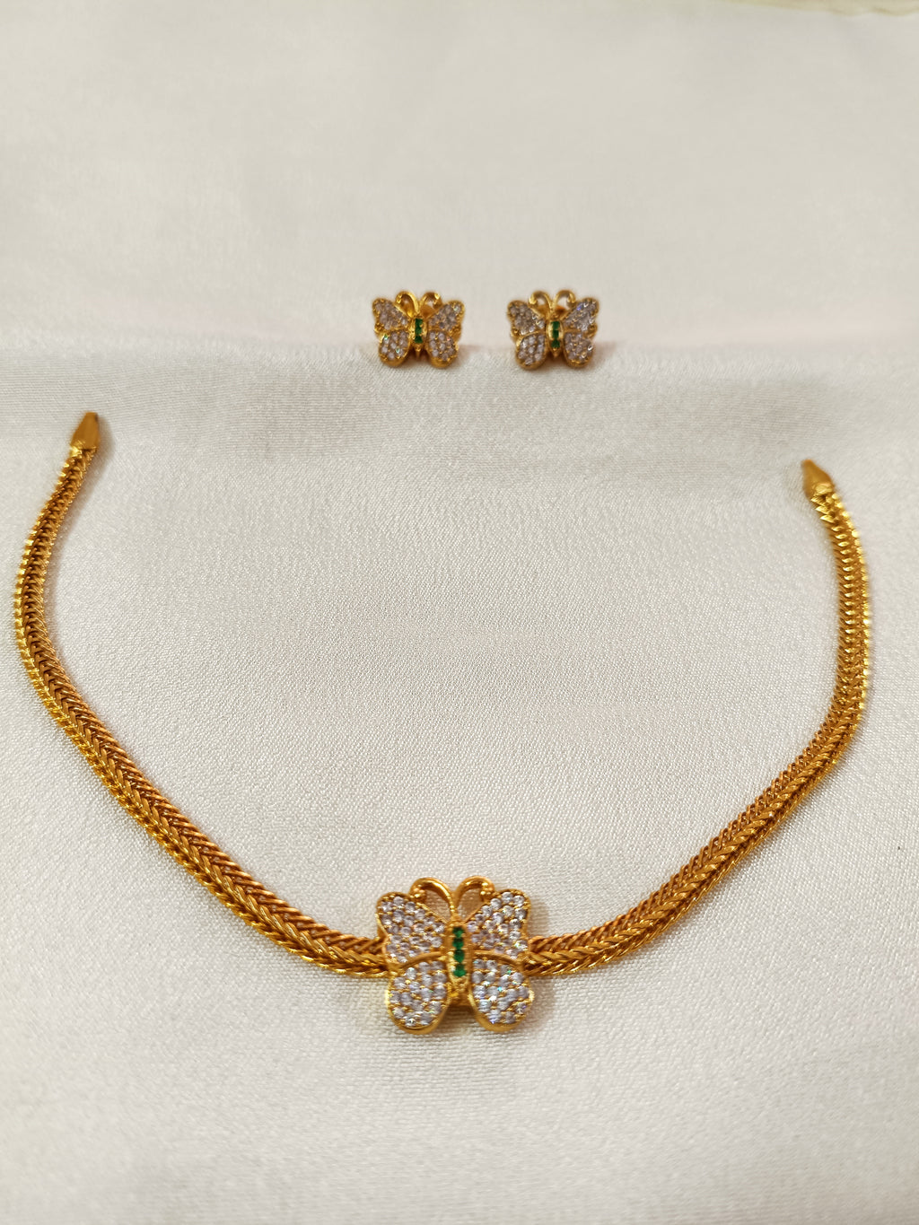 Butterfly Choker