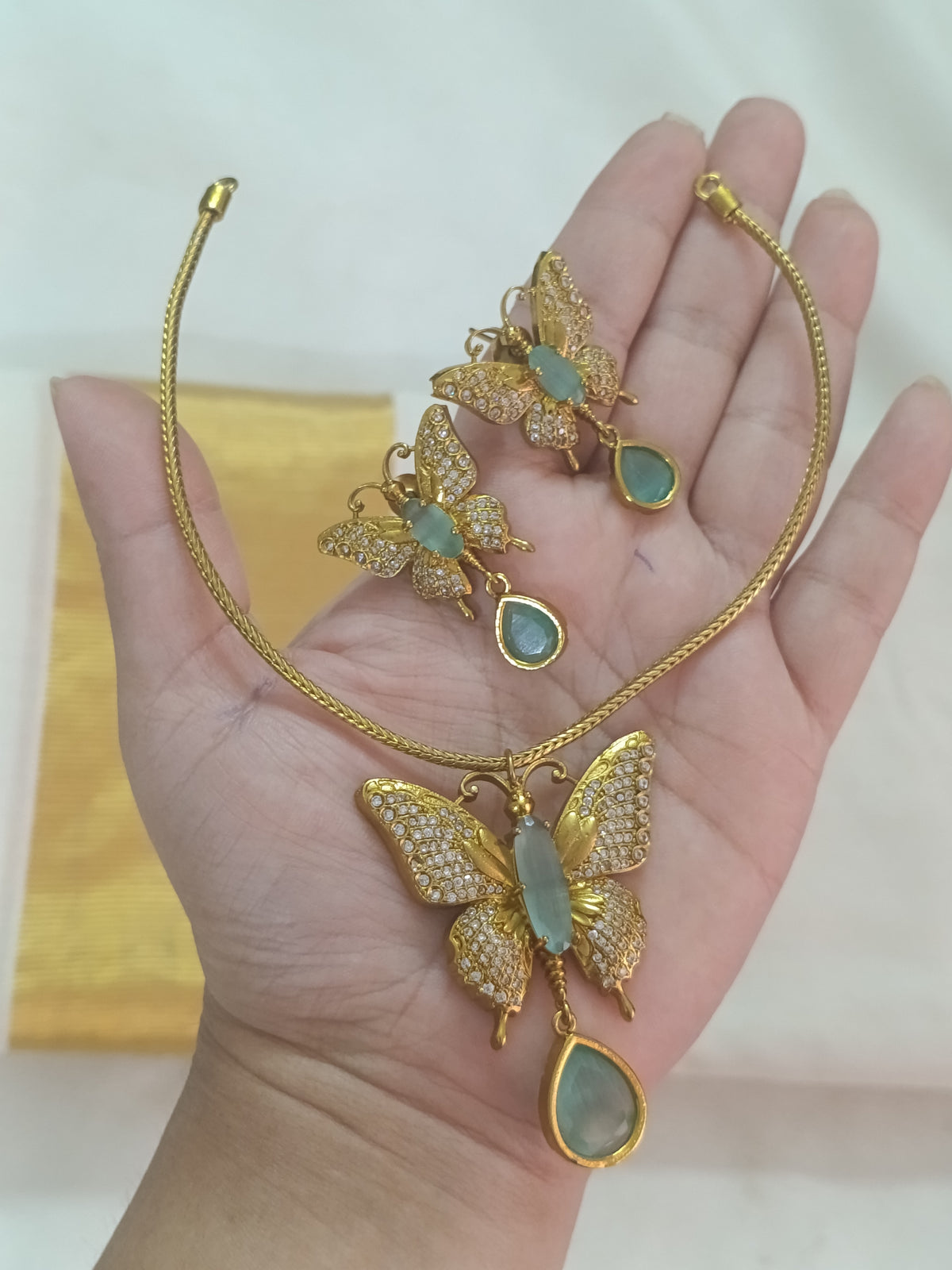 Butterfly AD Pendant Necklace Set V126