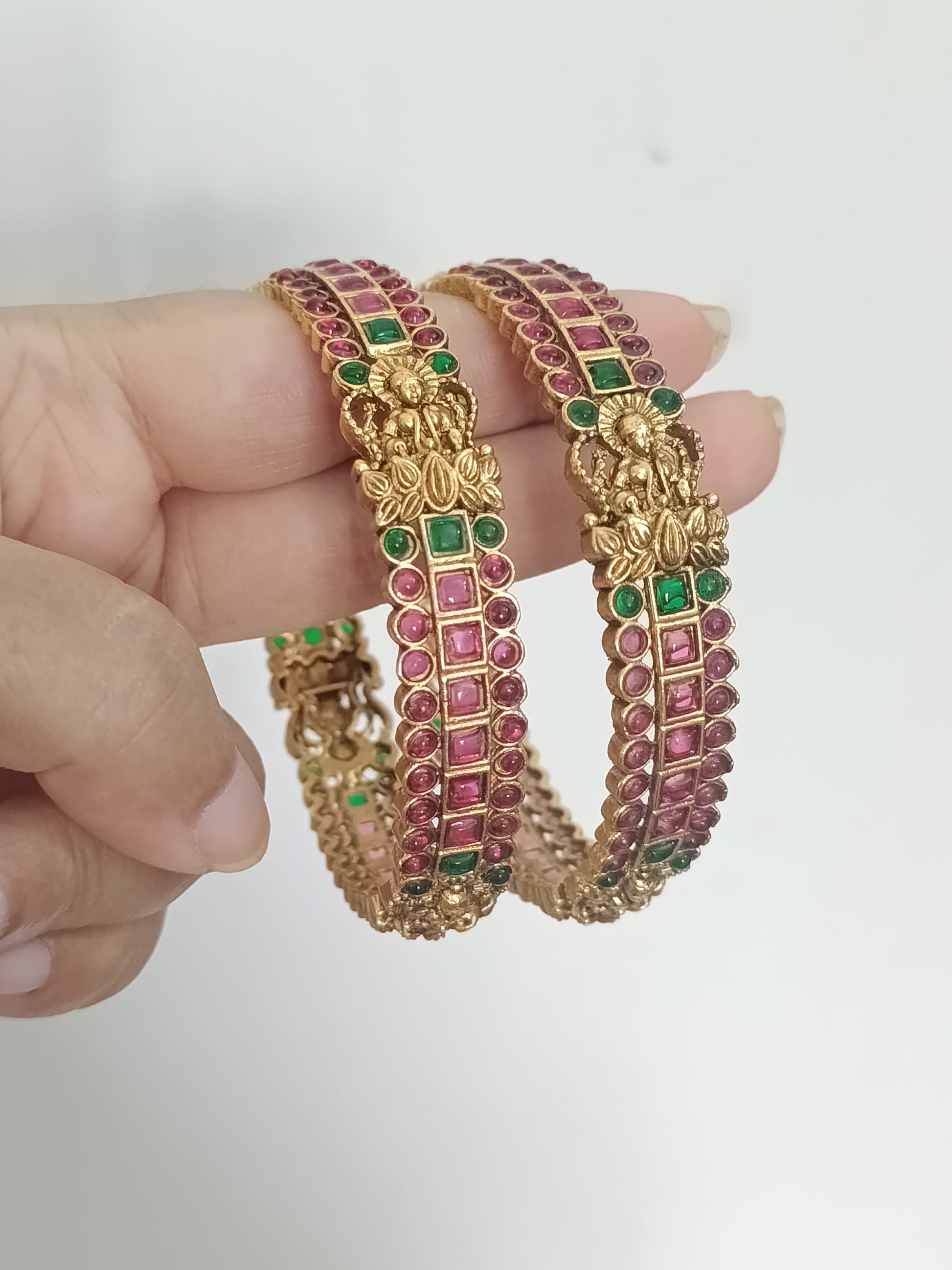 Matte Finish Lakshmi Broad Bangle of 2 V6