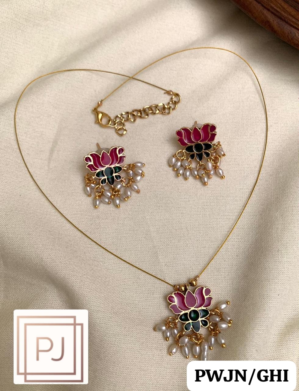 Lotus with Rice Bead Invisible Chain