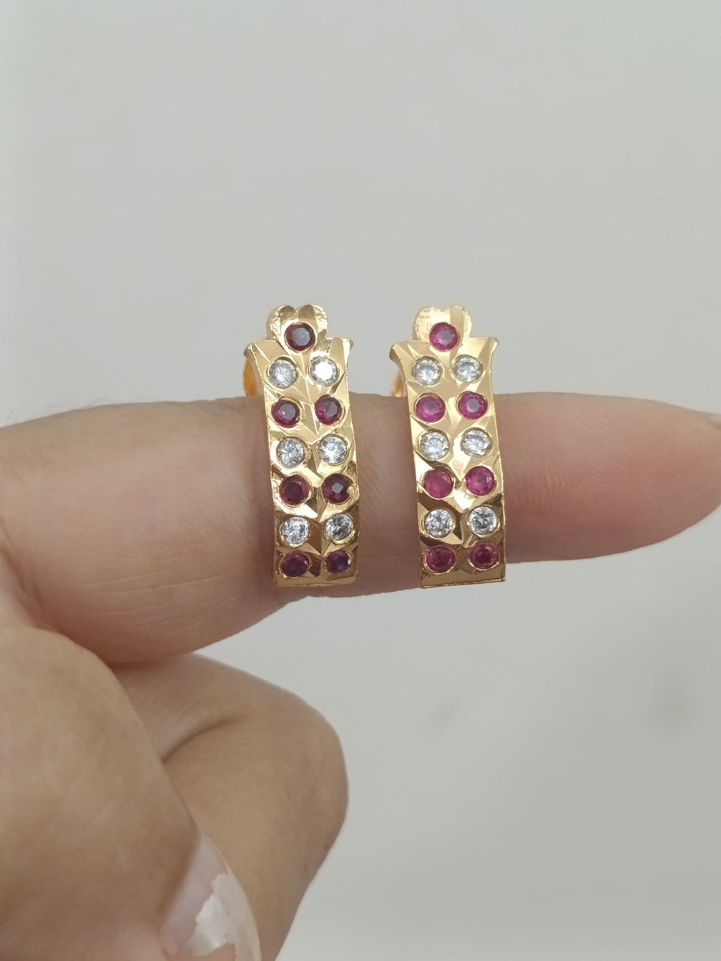 Micro Polish Impon Earring V11