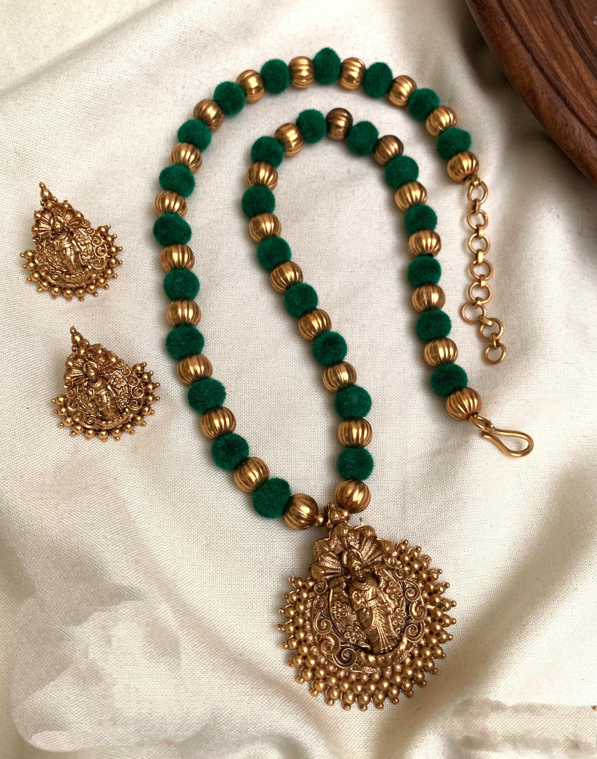 Bead Lakshmi Pendant Necklace Set