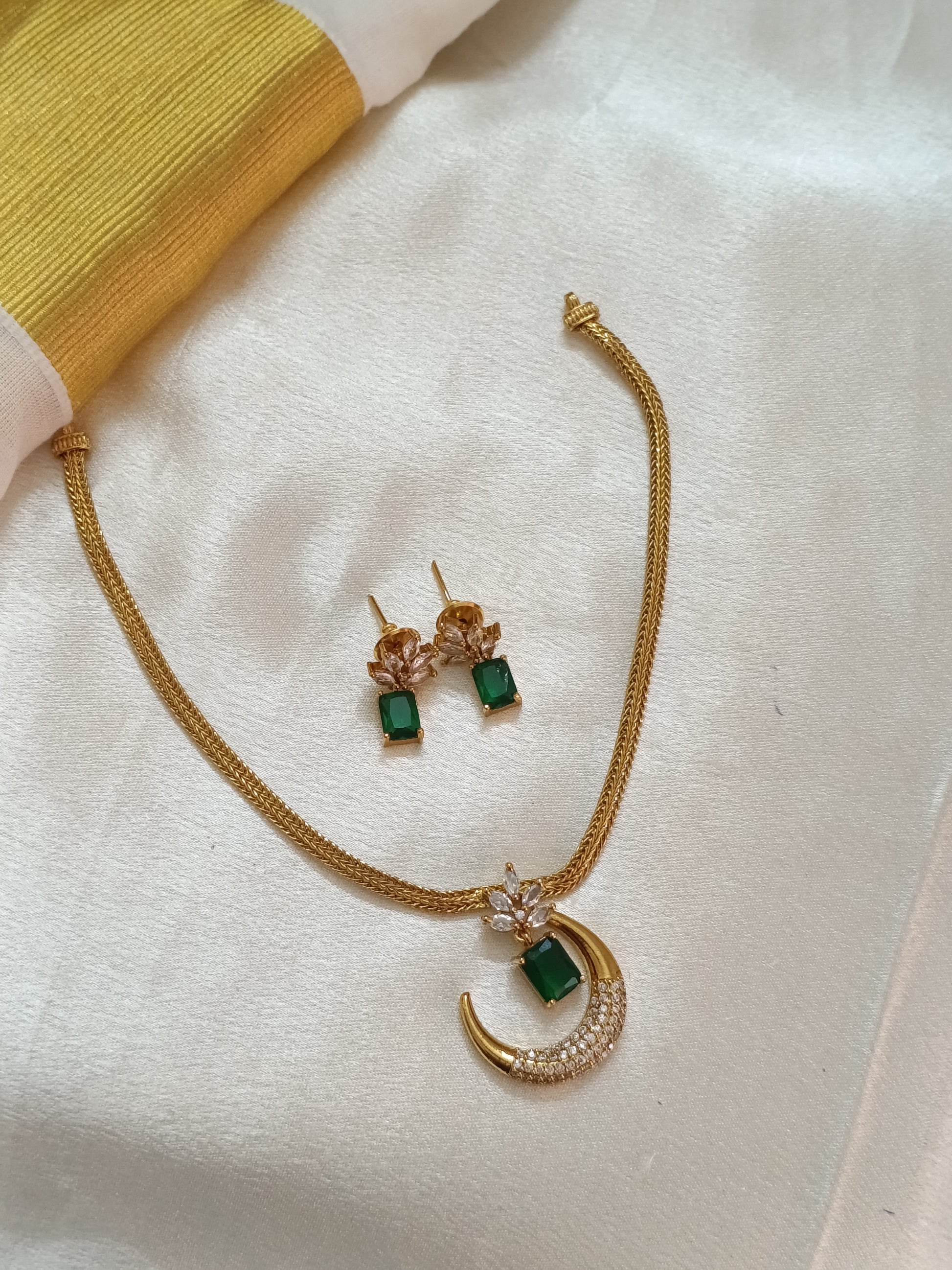 AD Half moon Pendant Necklace Set