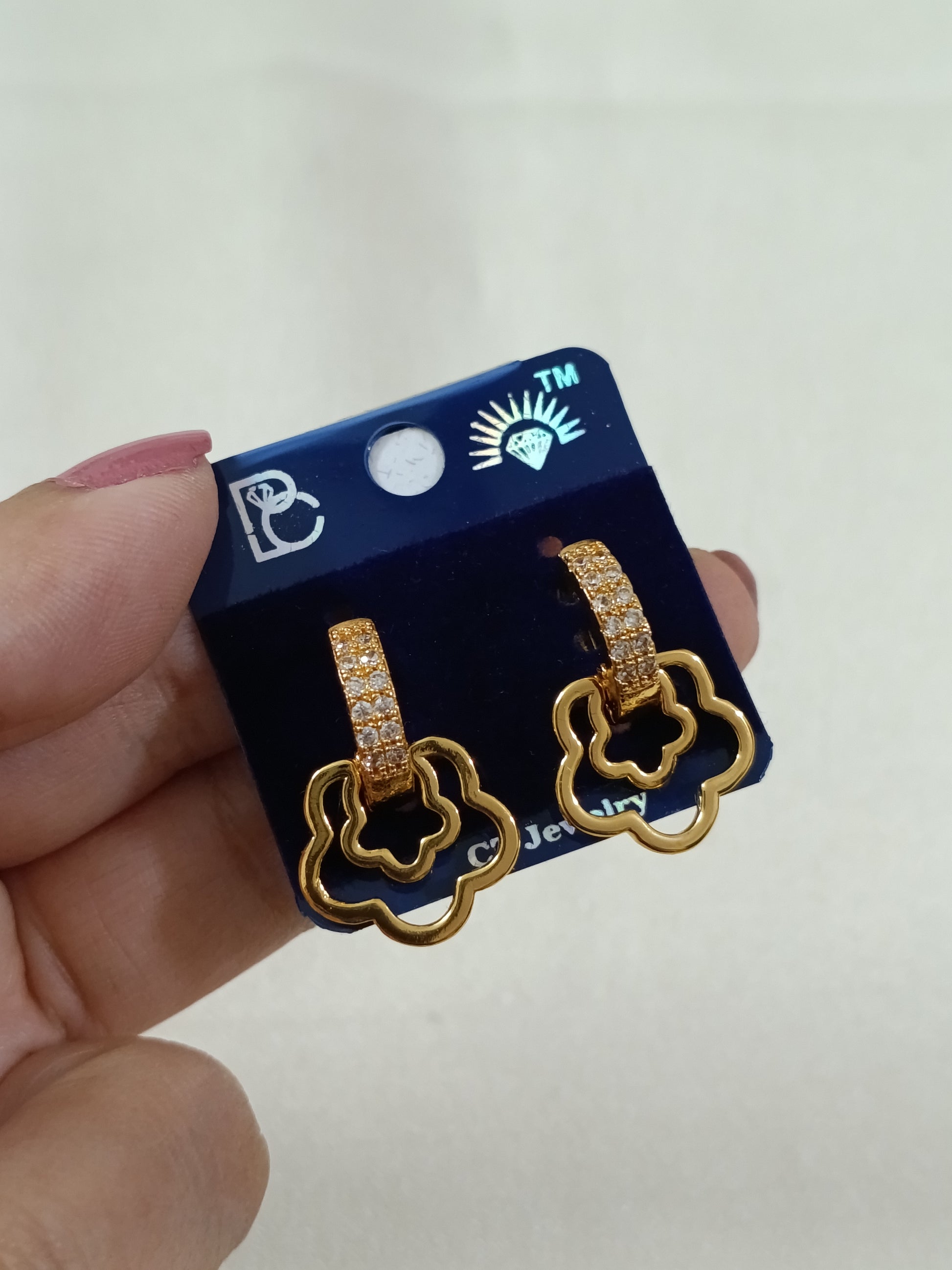 Dazzles Daisy Dangles Earring