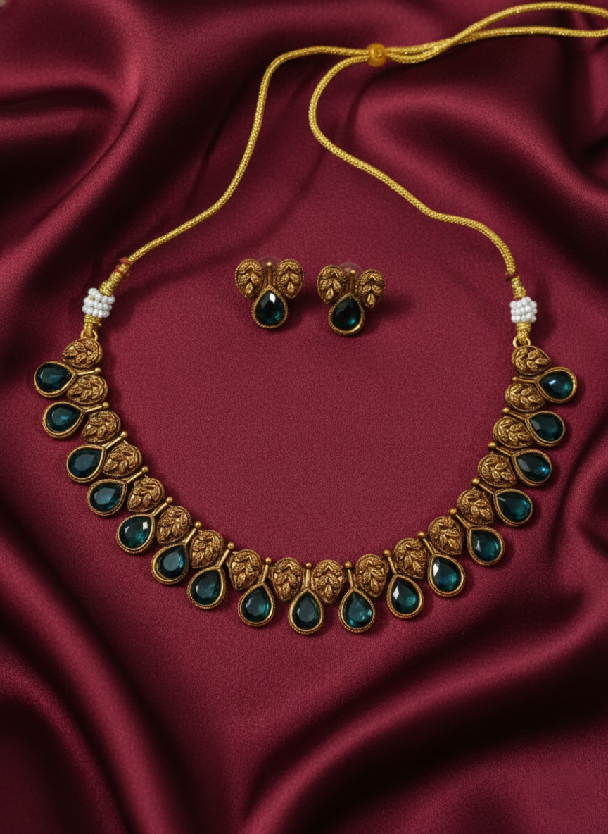 AD Petal Drop Necklace Set