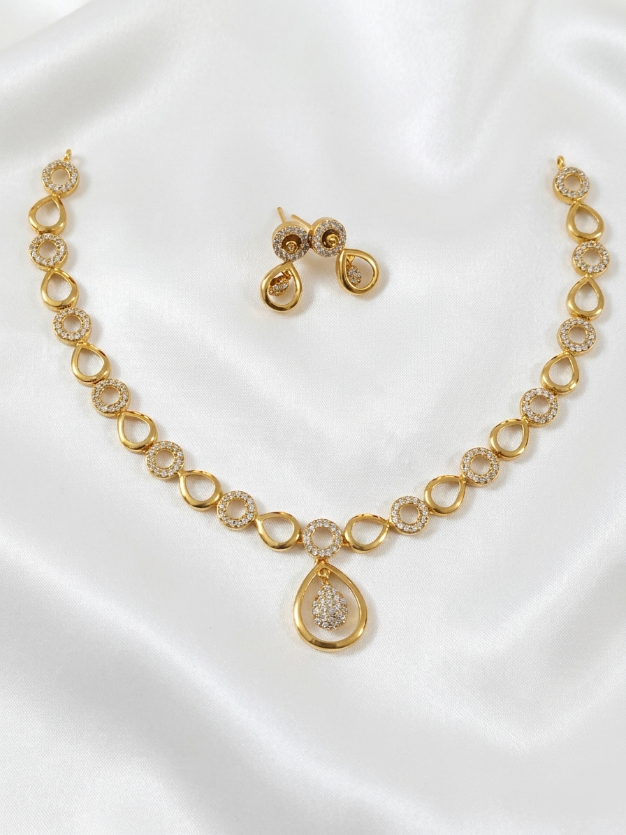 AD Petal Necklace Set