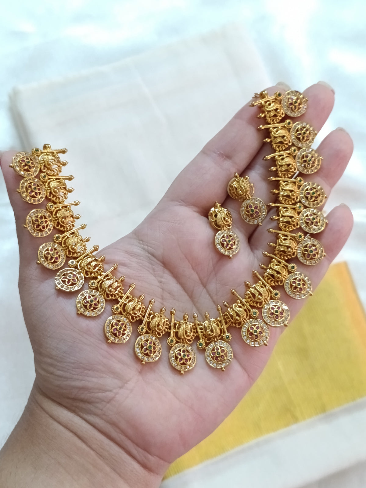 Non Idol Coin Necklace set
