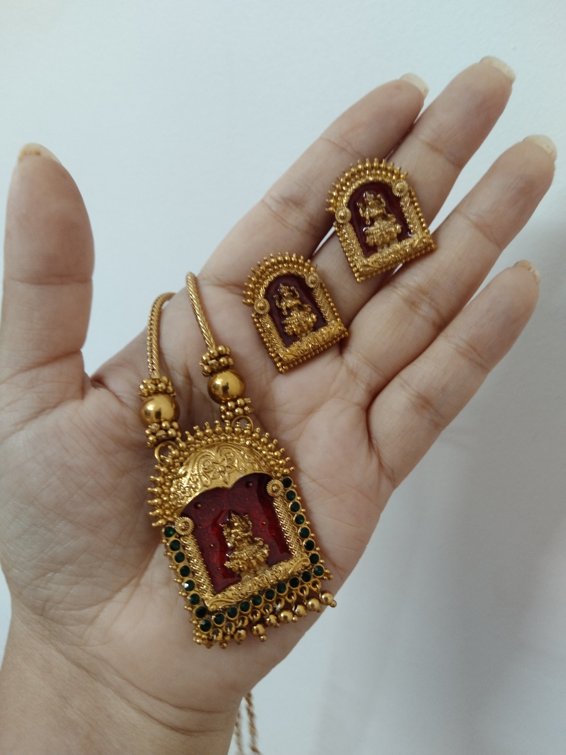 Lakshmi Pendant Set V2
