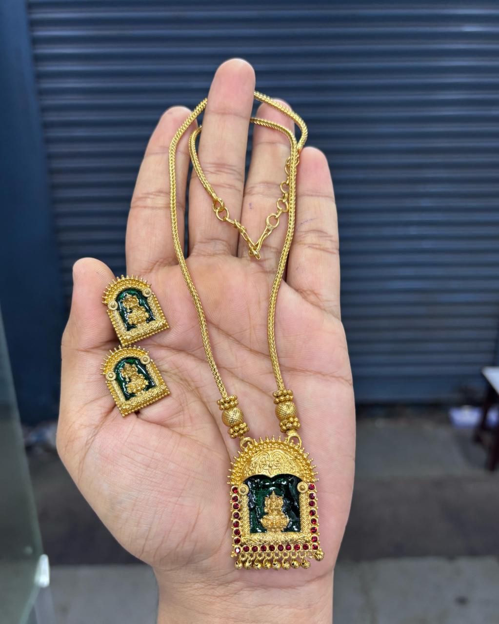 Lakshmi Pendant Set V2