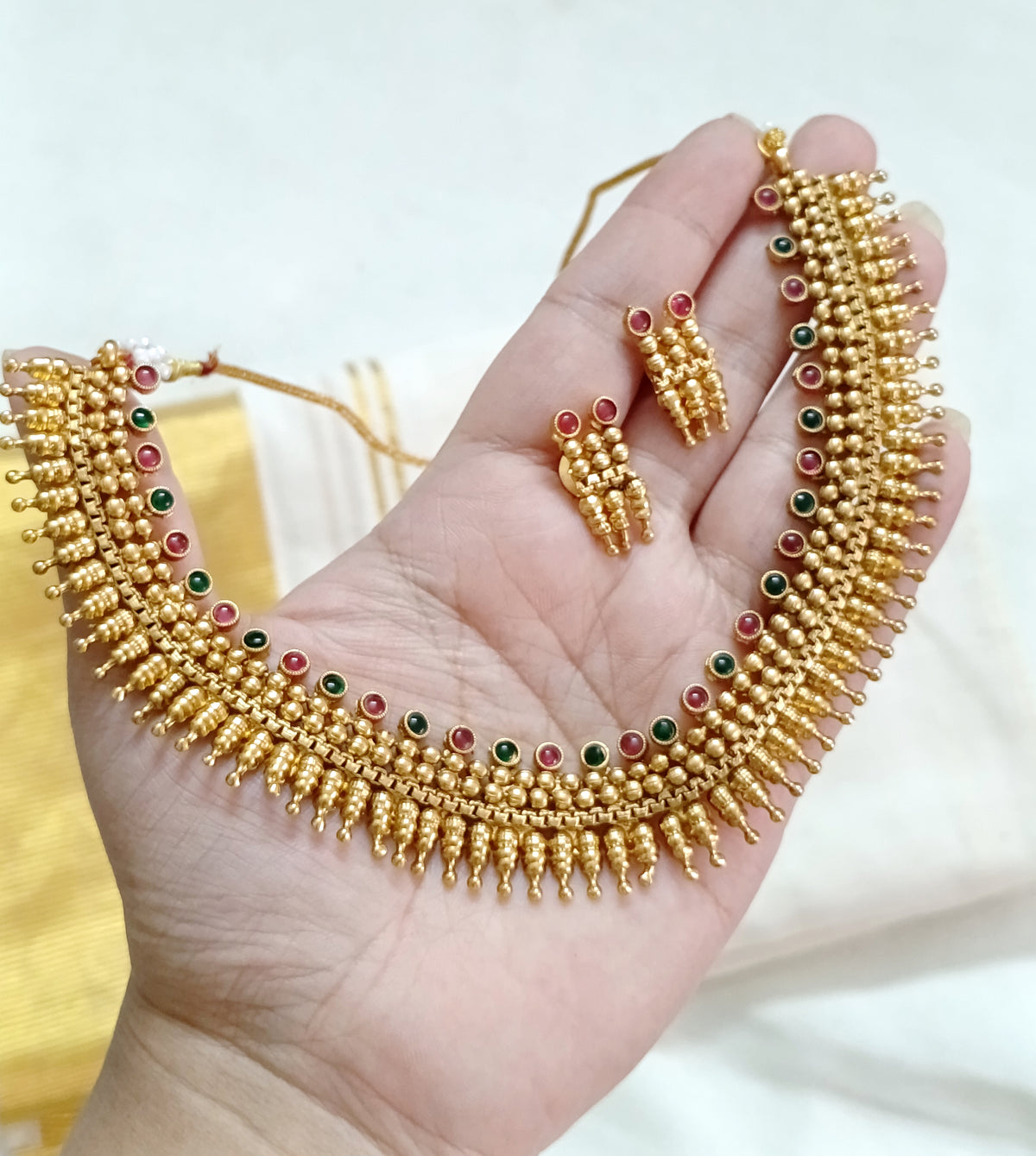 Non Idol Necklace V244