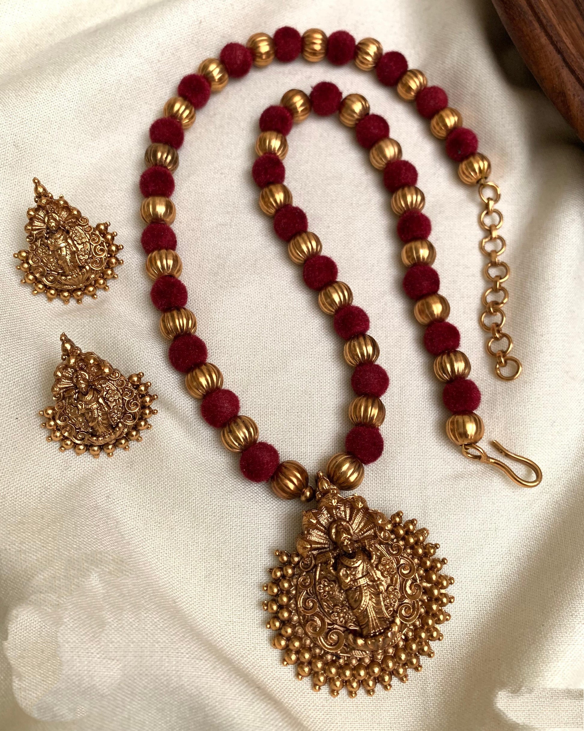 Bead Lakshmi Pendant Necklace Set