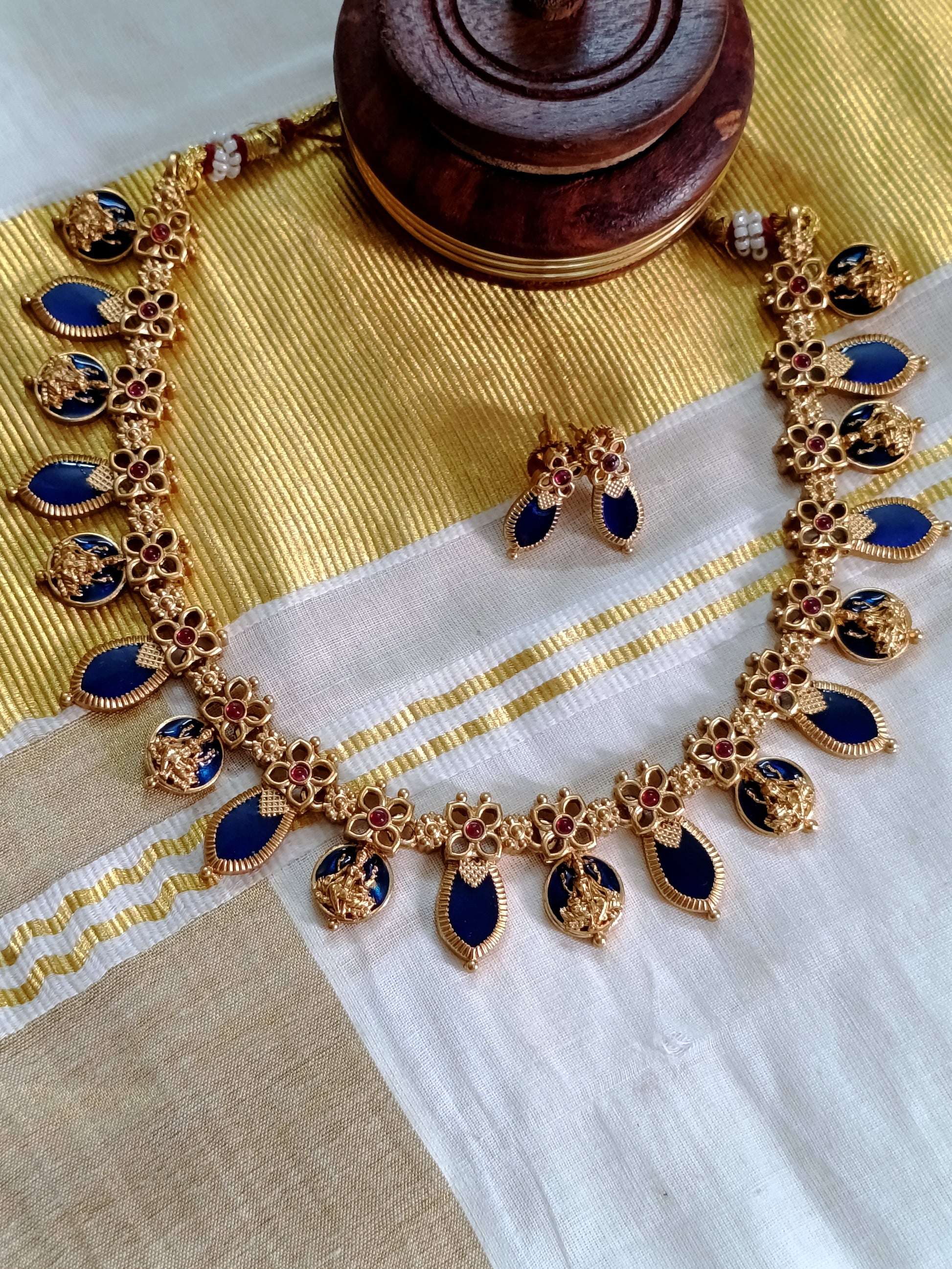 Matte Finish Lakshmi Nagapadam Necklace Set