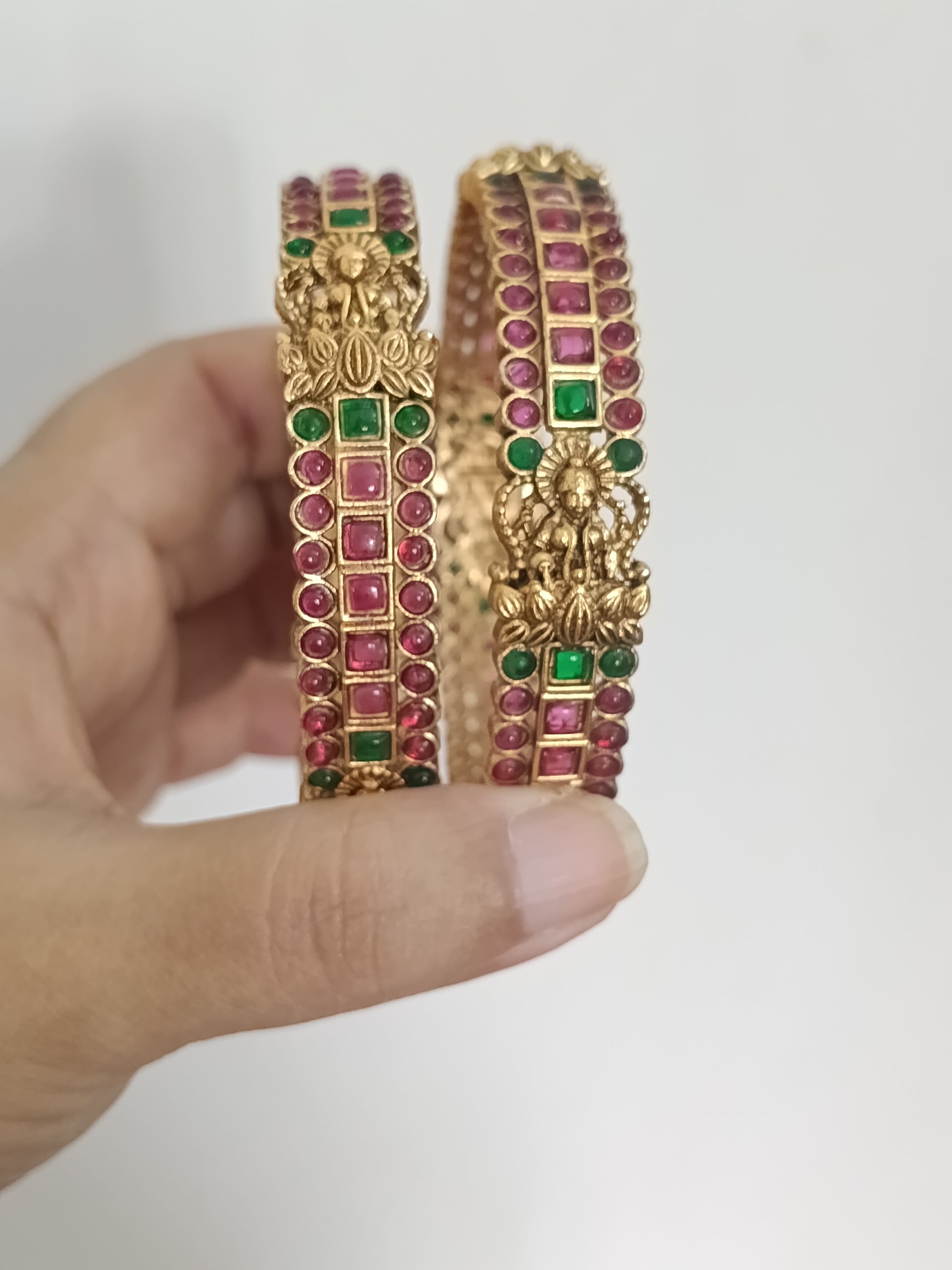 Matte Finish Lakshmi Broad Bangle of 2 V6