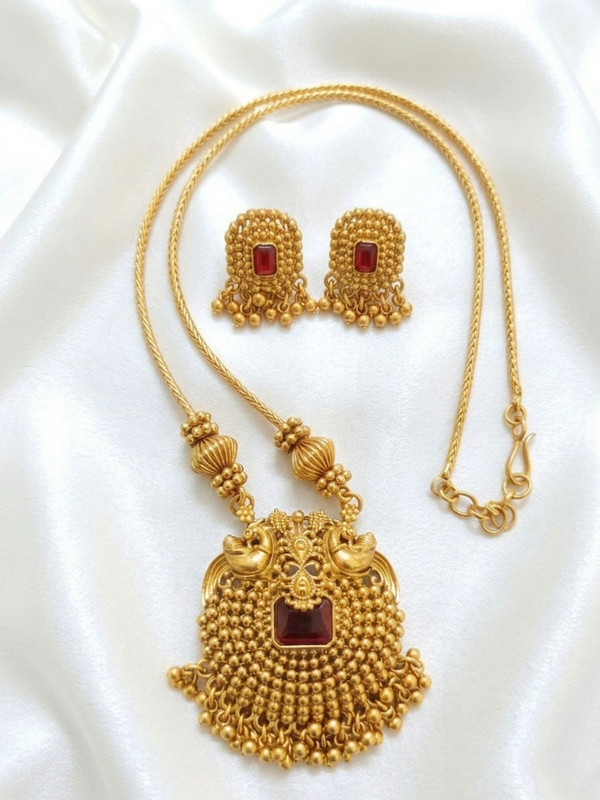 Non Idol Pendant Necklace Set V14