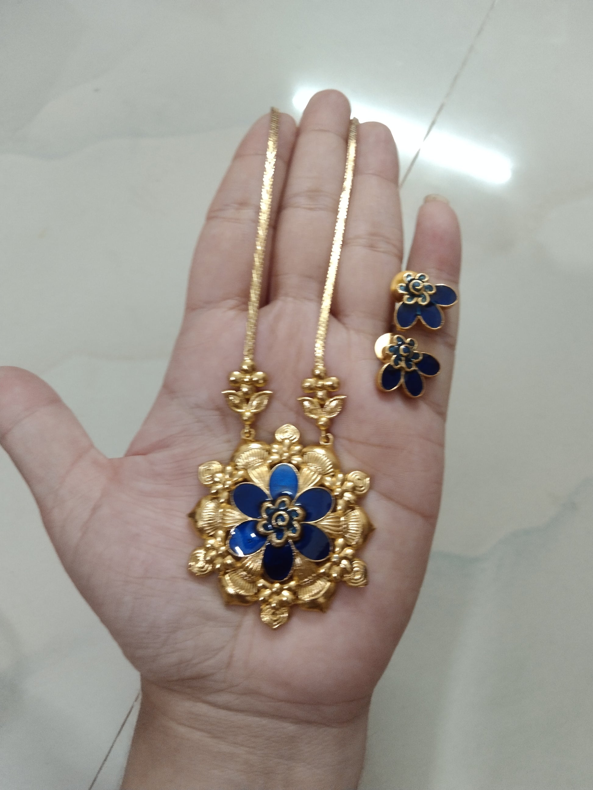 Fusion Blue Palakka Flower Pendant