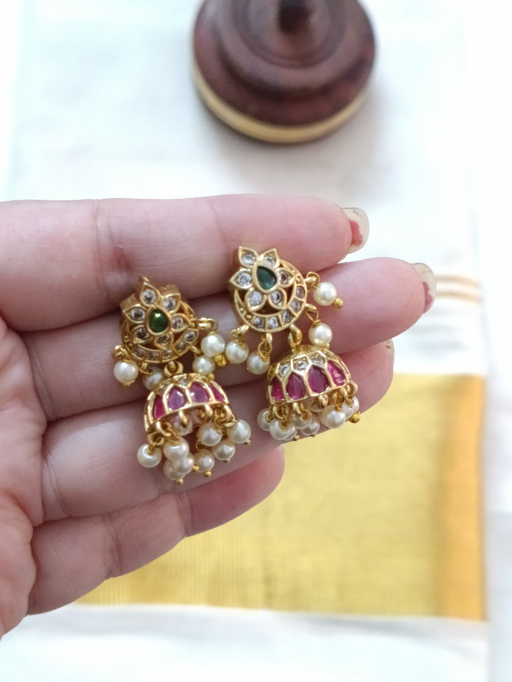 Kemp Stone Floral Jhumka Earring
