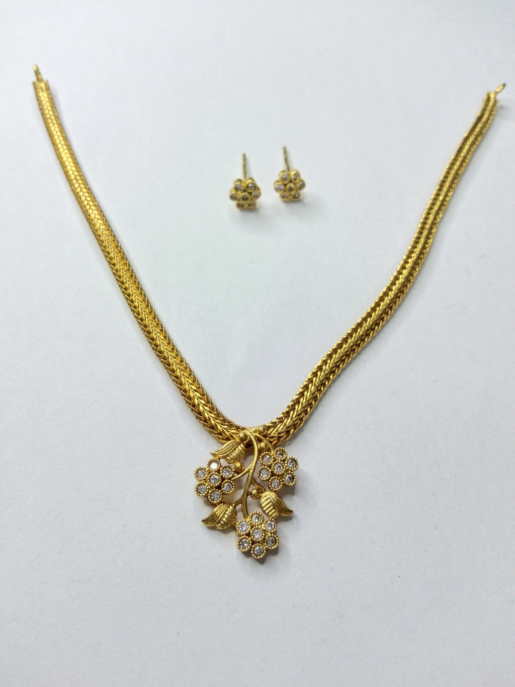 Budget Floral Necklace