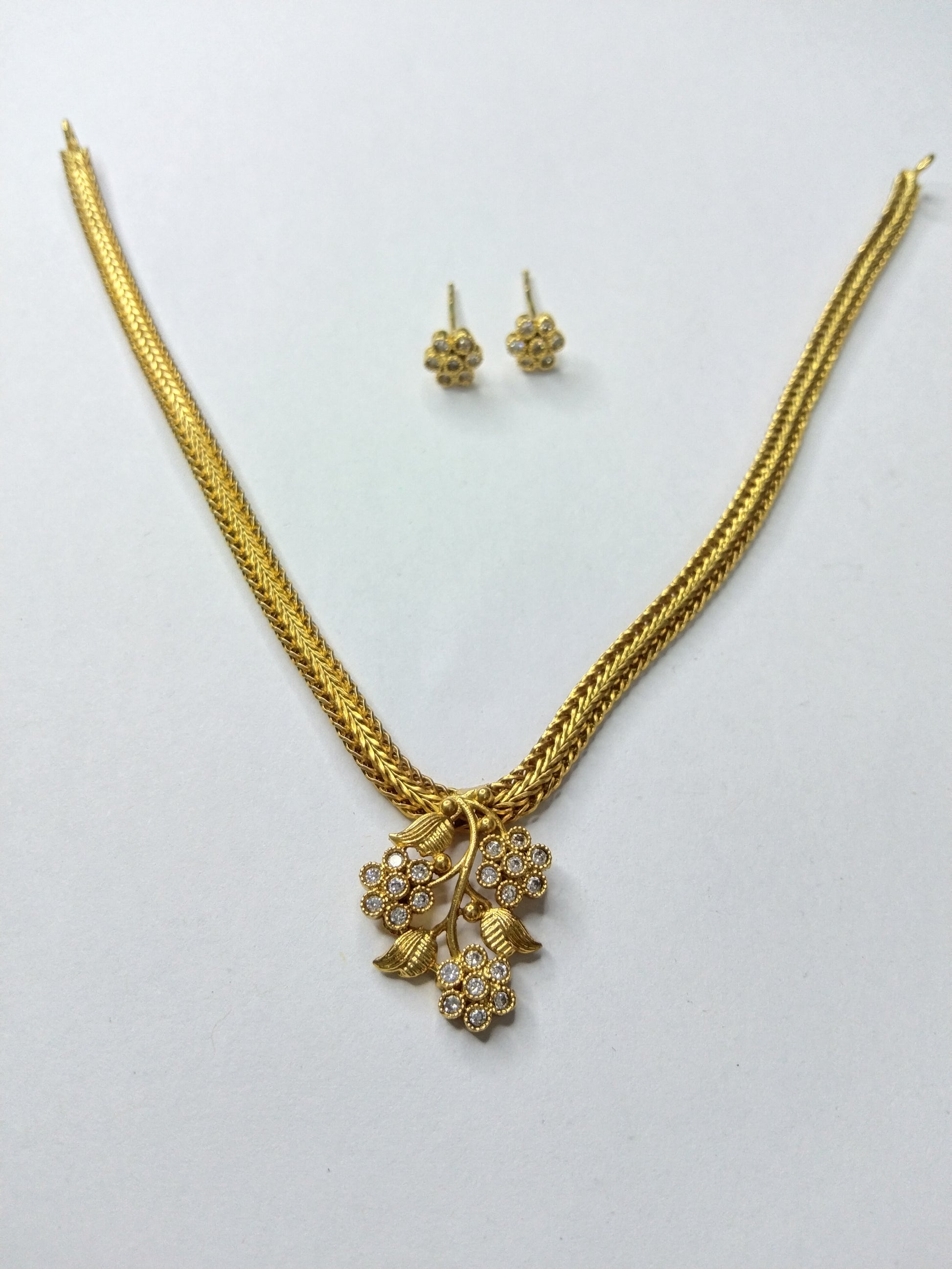 Budget Floral Necklace