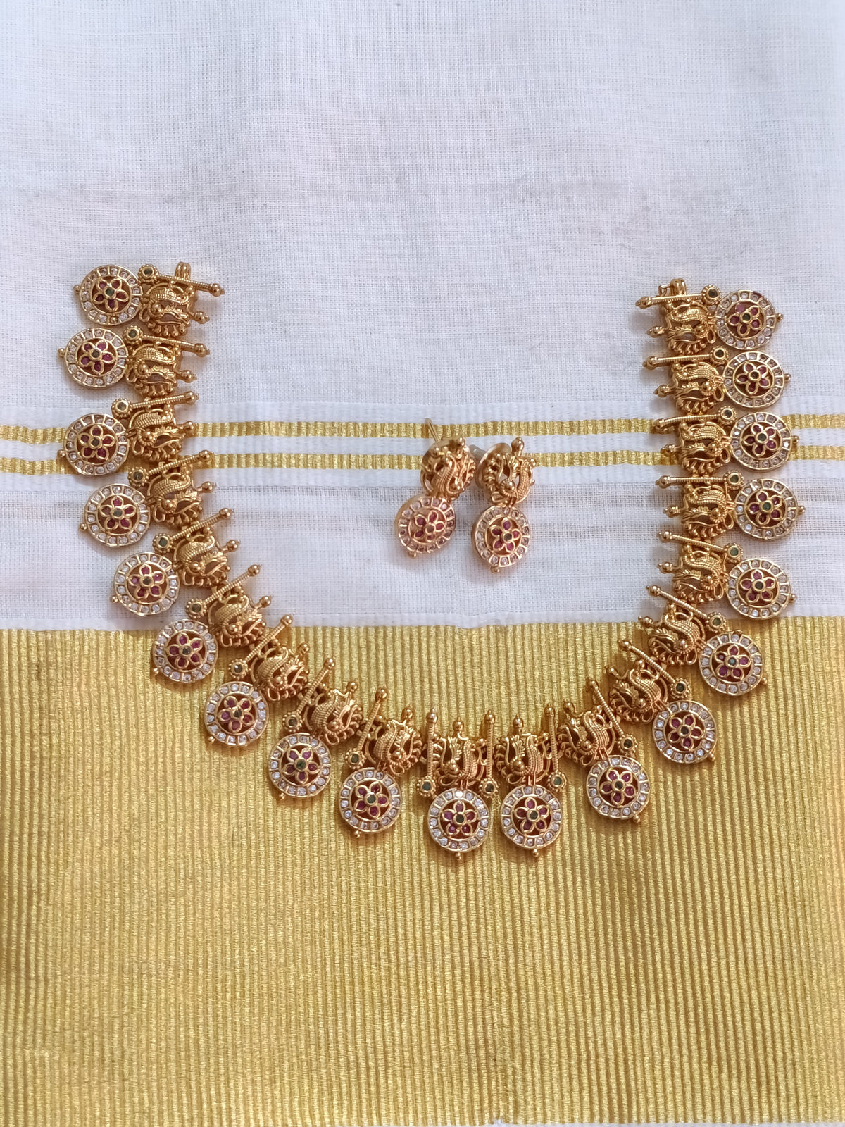 Non Idol Coin Necklace set