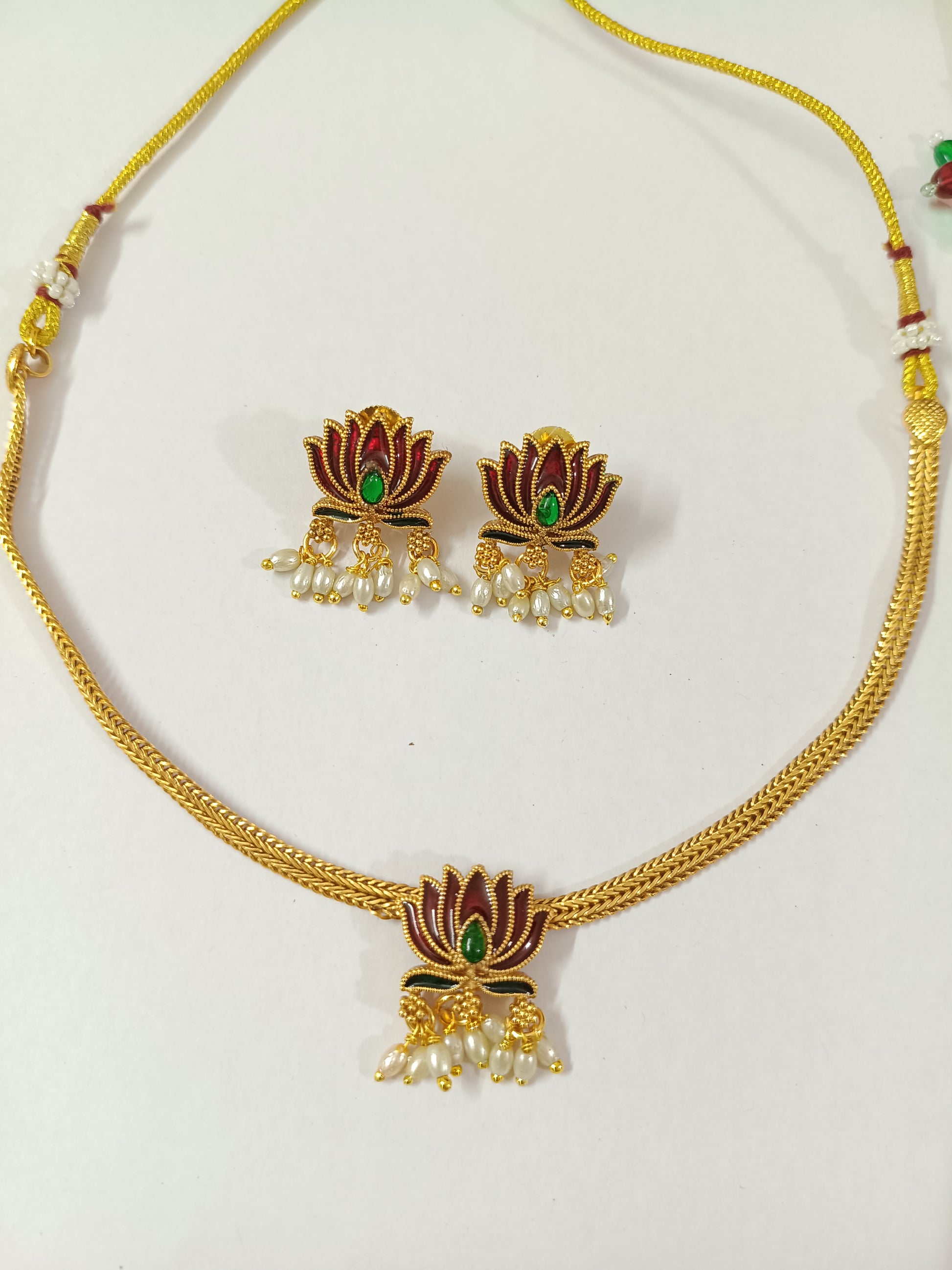 Lotus Choker V1