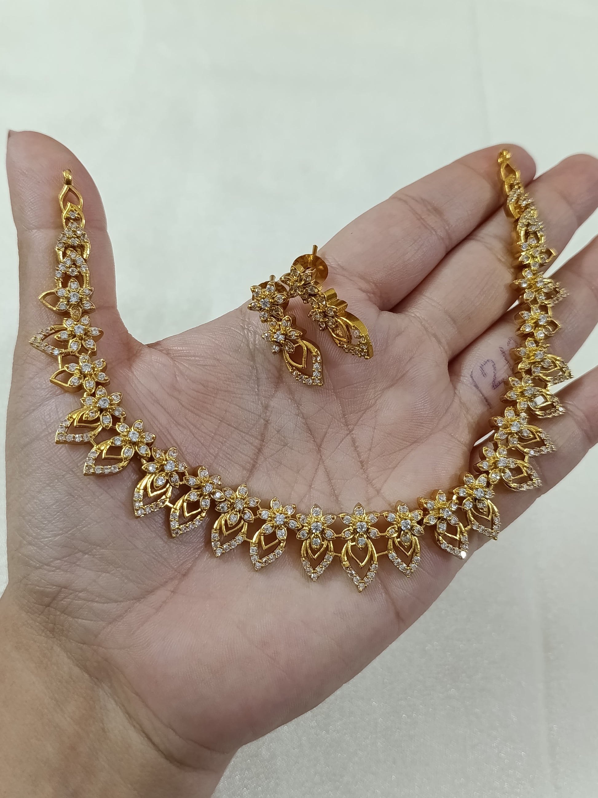 Glowria AD Necklace set