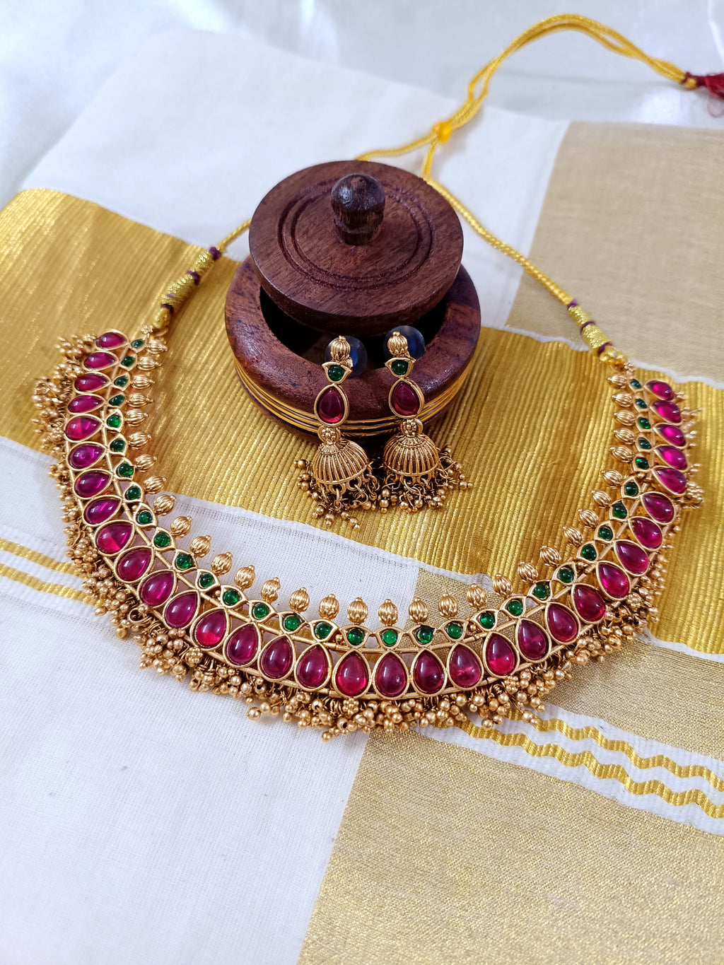 Non idol Kemp Stone Necklace Set V2