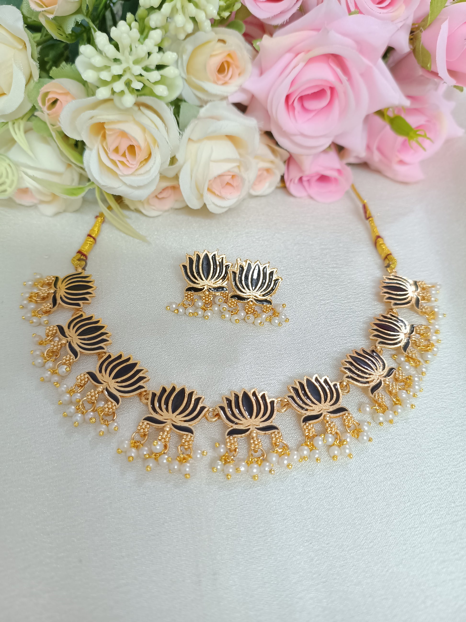 Black Lotus With Pearl Drop 