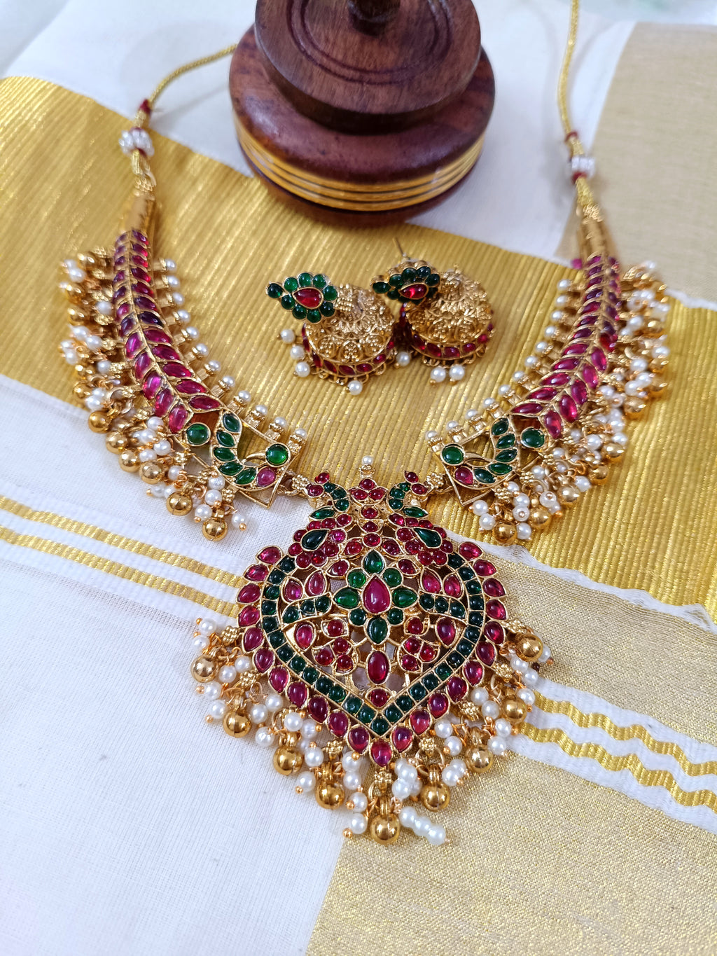 Non Idol Kemp Stone Necklace Set