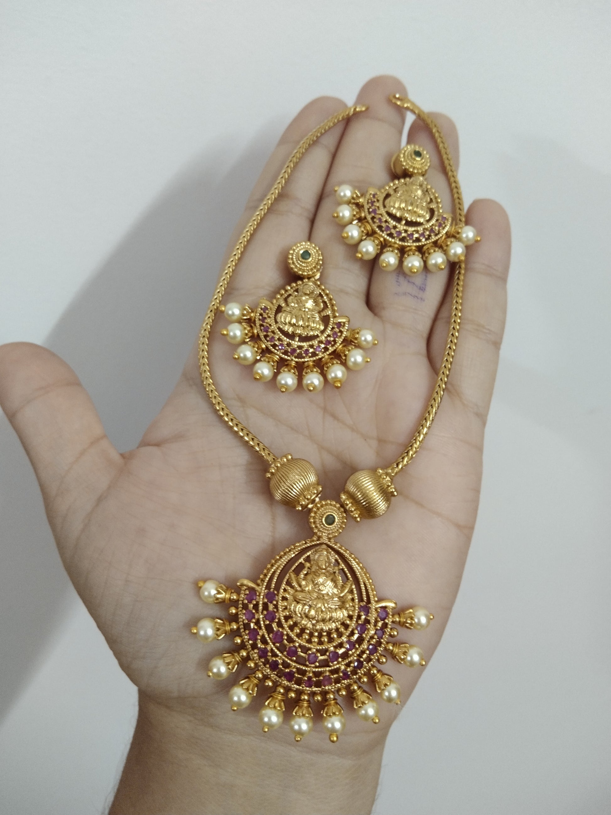 Lakshmi Pendant Necklace Set V5