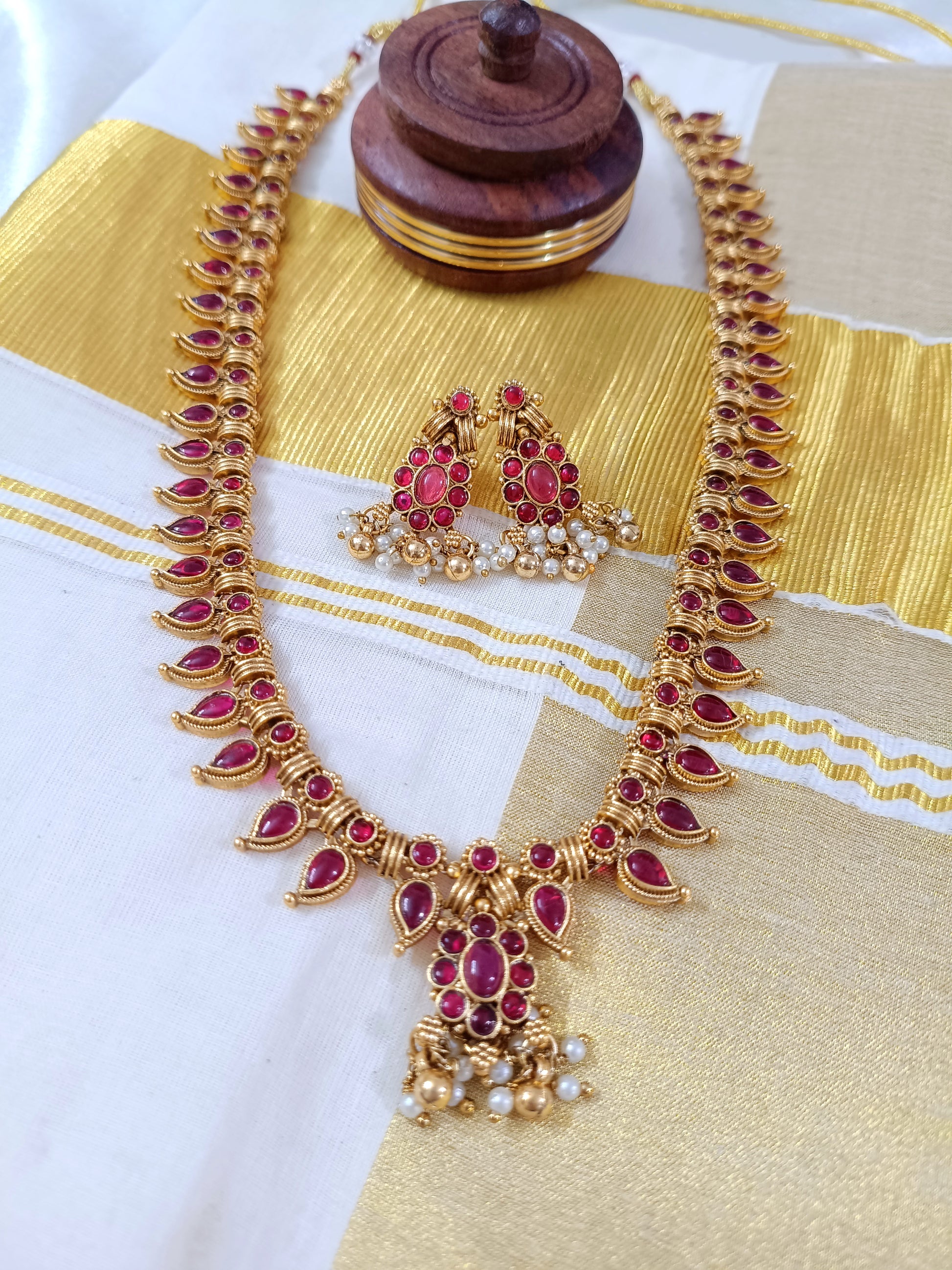 Mullamottu Long Necklace Set