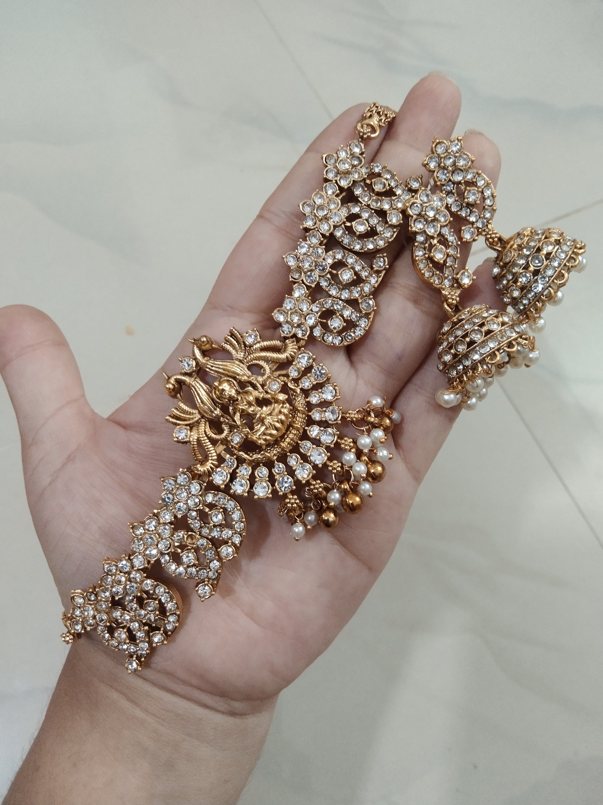 AD Lakshmi Choker