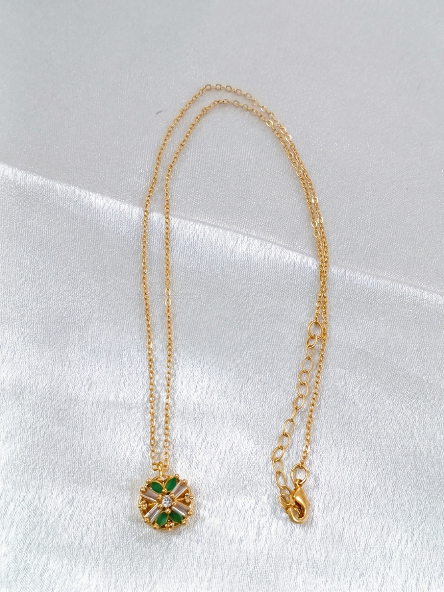 AD Flower Pendant Necklace Set