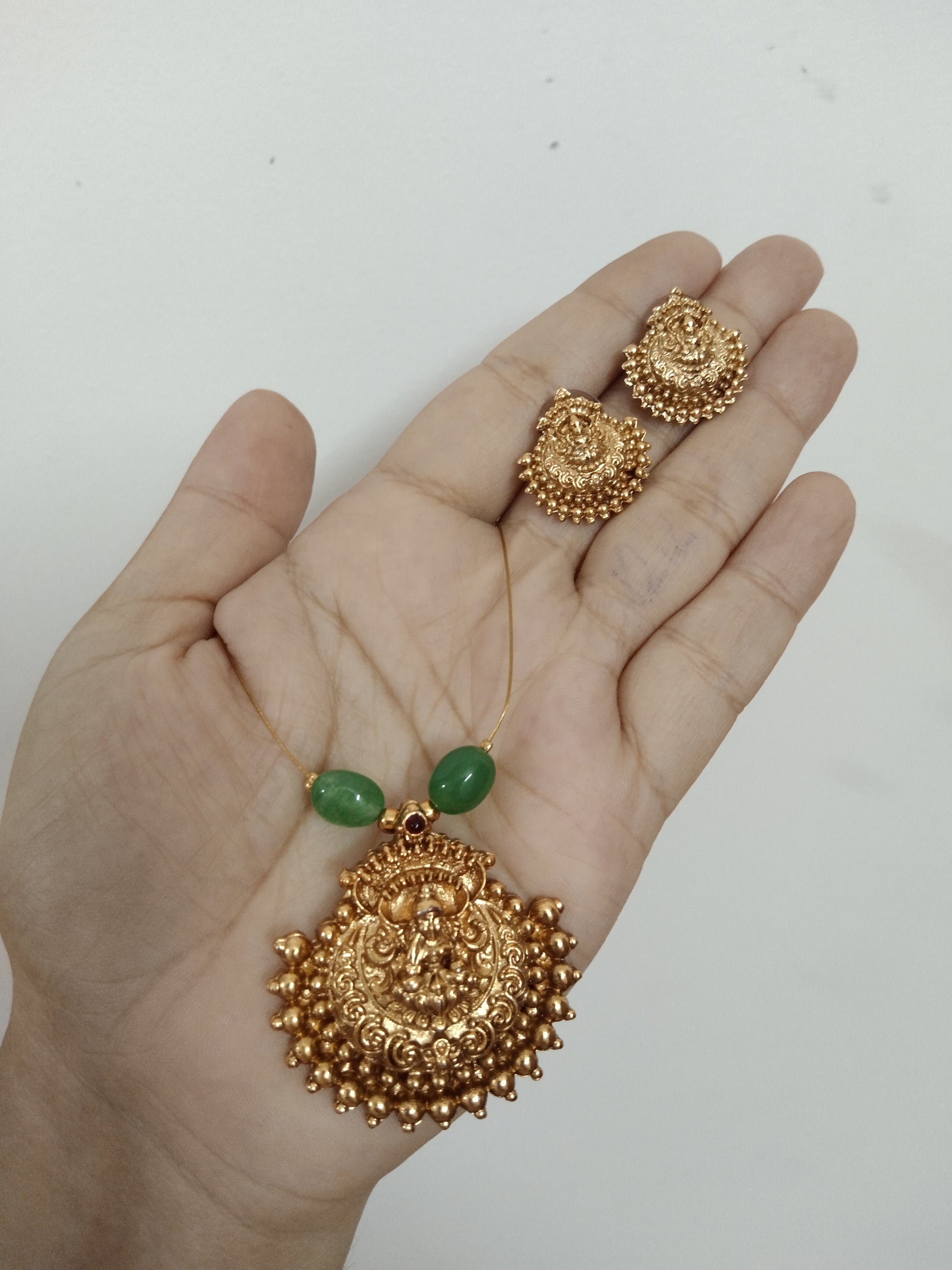 Invisible Lakshmi Pendant Set V1