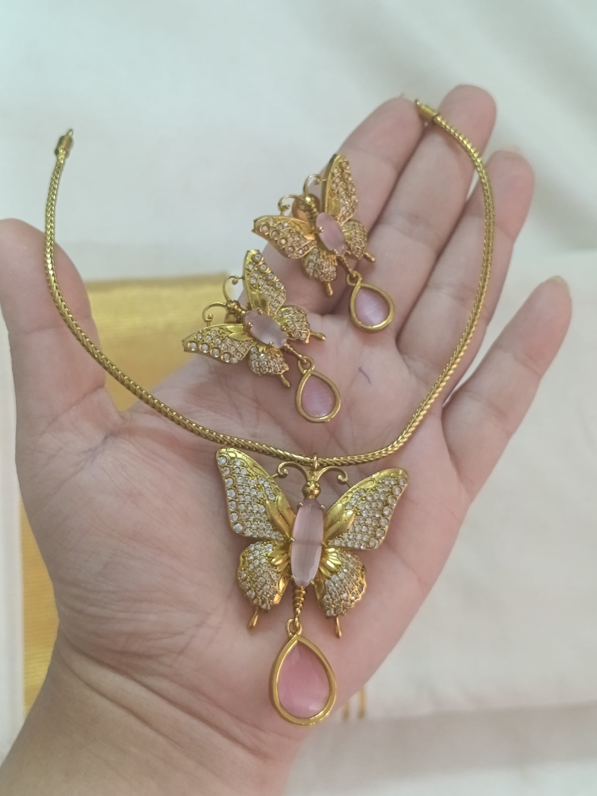 Butterfly AD Pendant Necklace Set V126