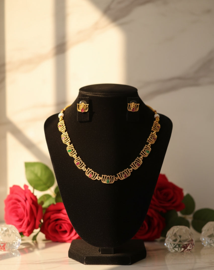 Simple Lotus Necklace Set