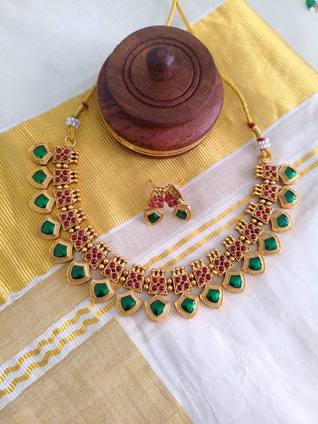 Matte Finish Traditional Palakka Necklace Set