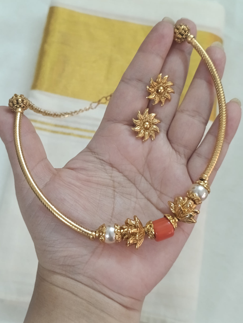 Coral Hasli Necklace Set V227