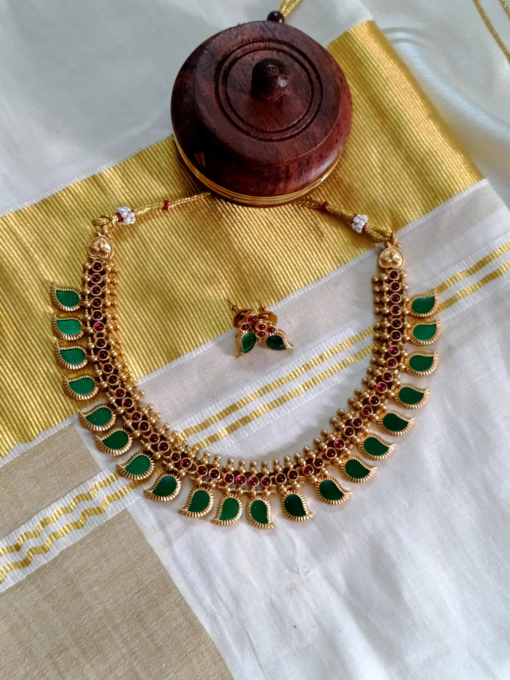 Matte Finish Palakka Mango Necklace Set