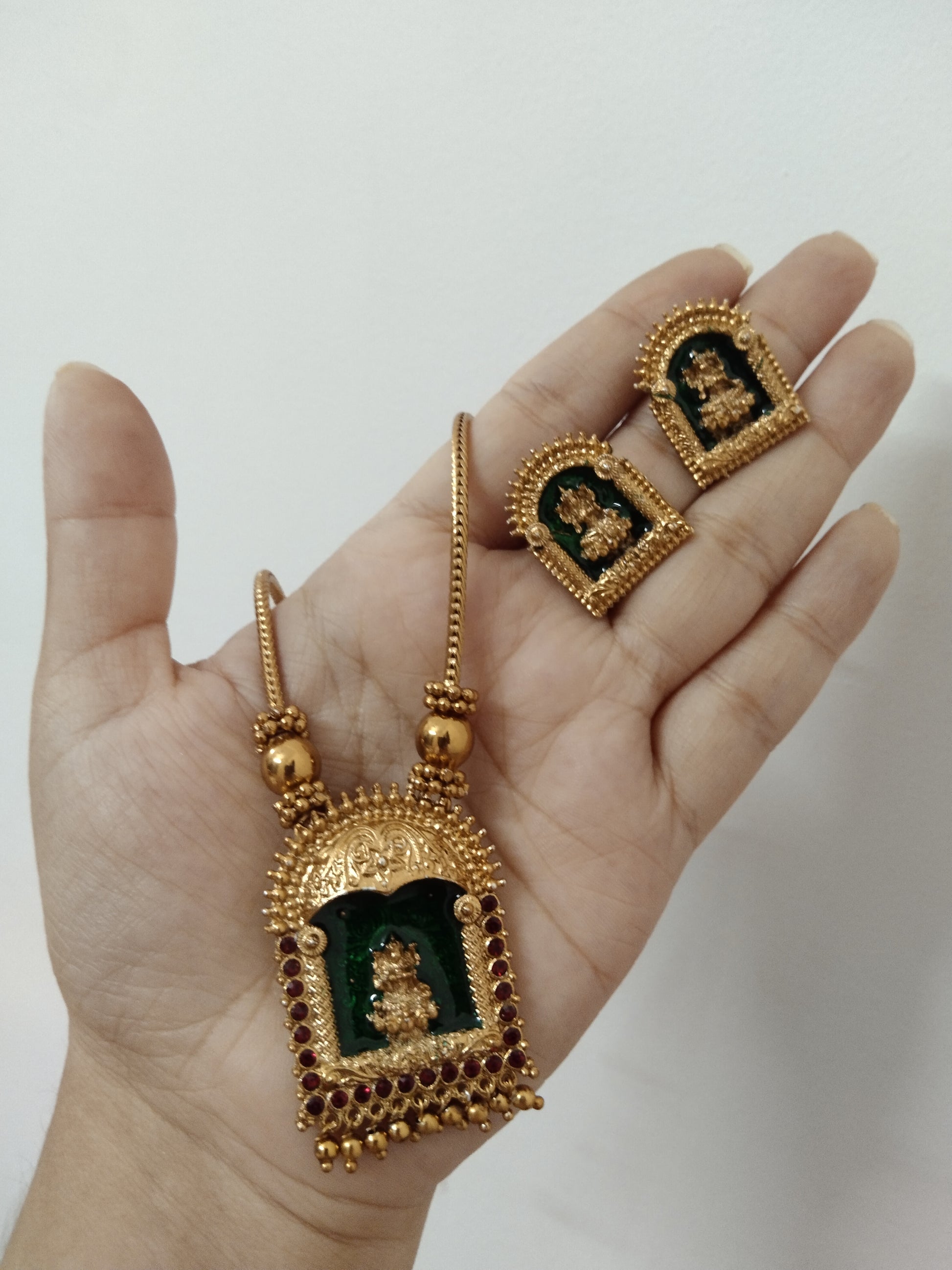 Lakshmi Pendant Set V2