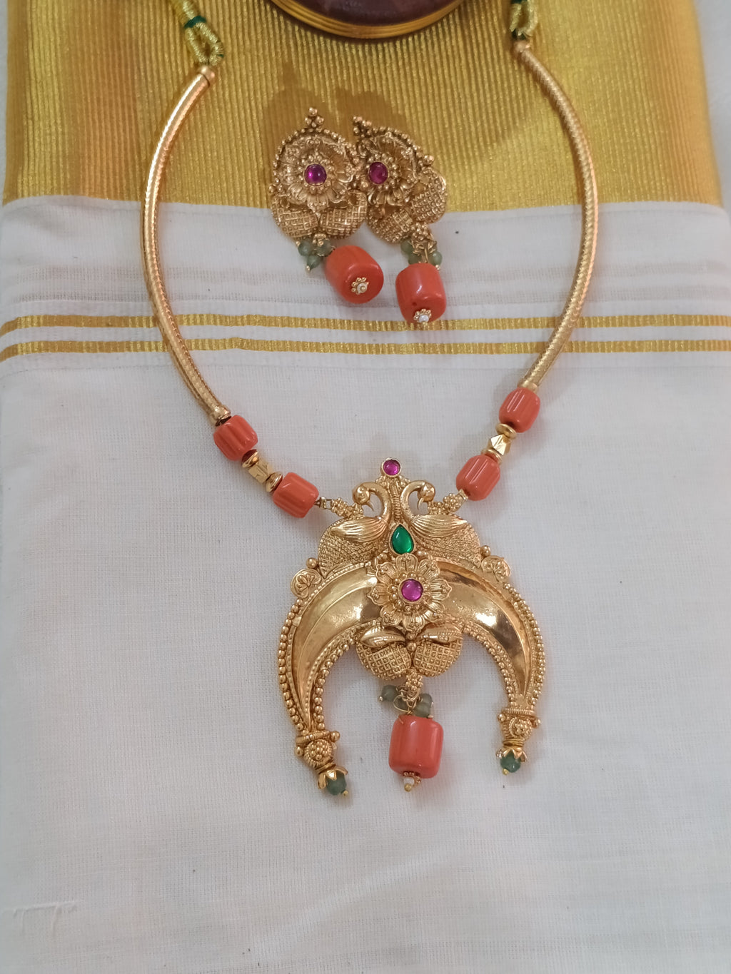 Matte Finish Non Idol Hasli Necklace Set