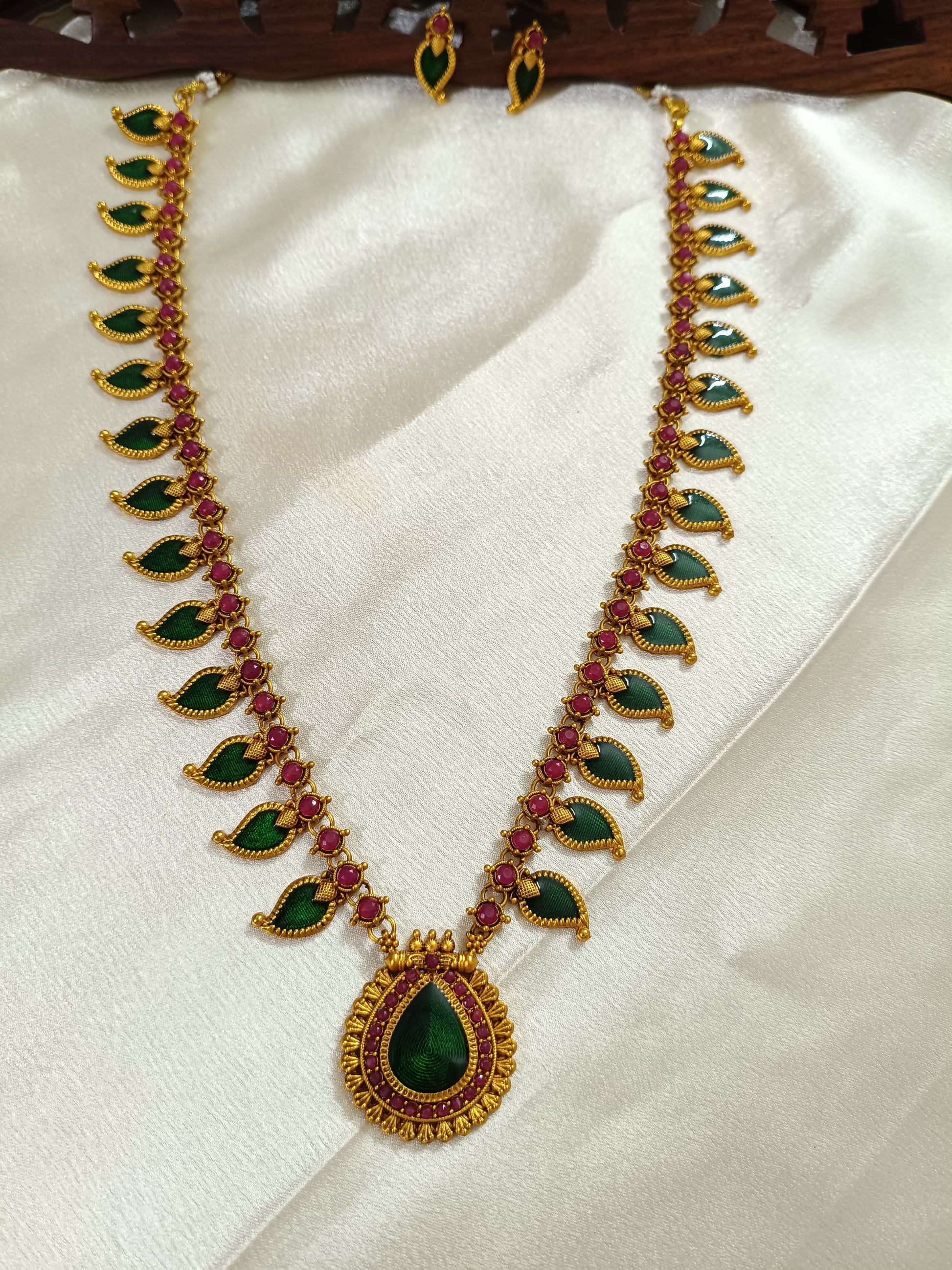 Palakka Long Necklace V1